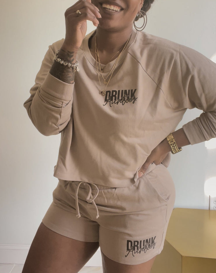 ESSENTIAL "FUN AUNTIE" SHORT SET