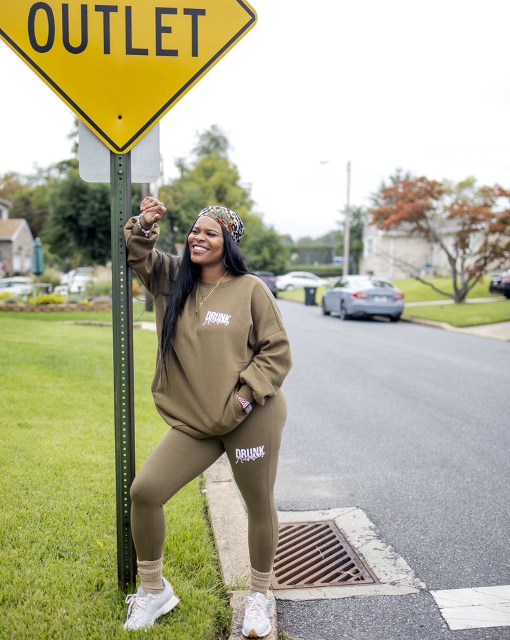 ESSENTIAL "QUICK TRIP" SWEATSHIRT SET